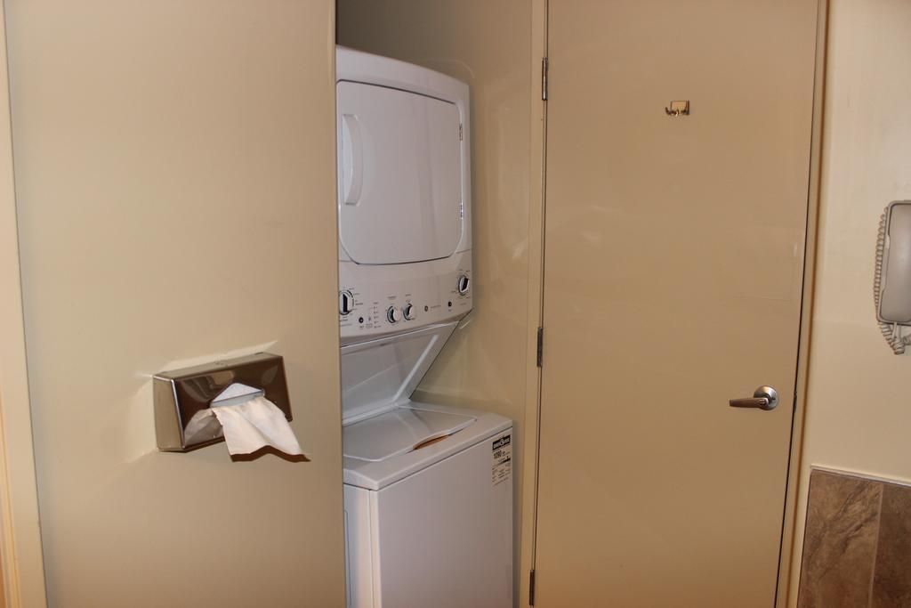 Clearwater Hotel Ltd Fort Mcmurray Buitenkant foto