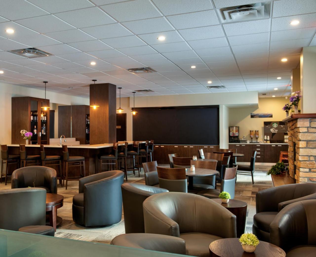 Clearwater Hotel Ltd Fort Mcmurray Buitenkant foto